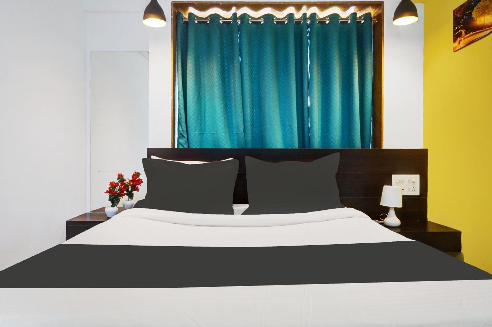 FabHotel Felicita Pride Inn Méribel Village Esterno foto