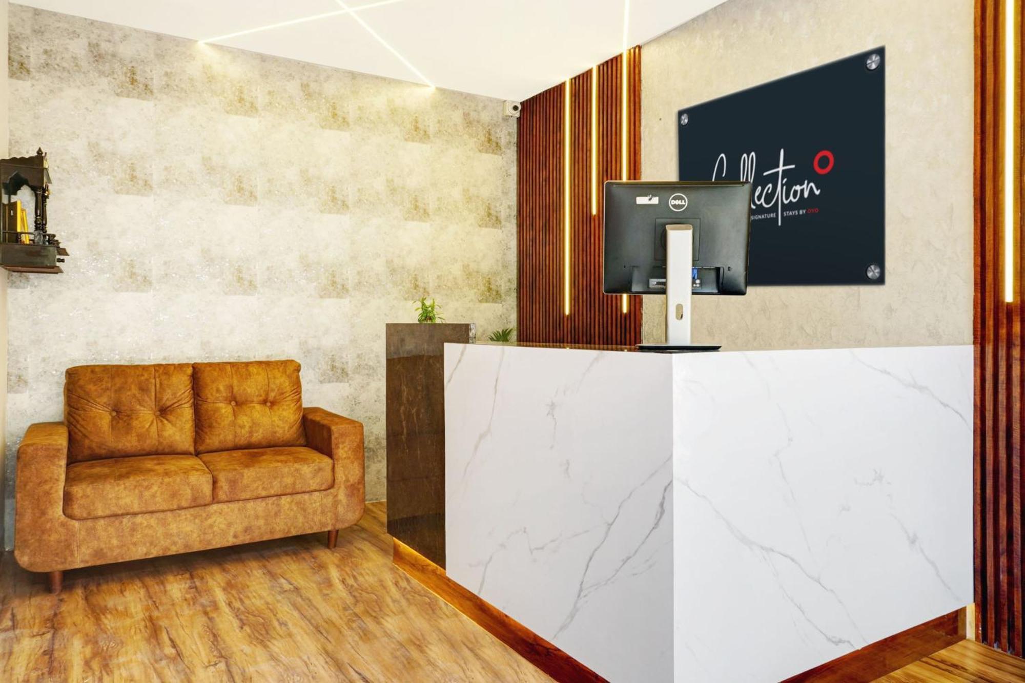 FabHotel Felicita Pride Inn Méribel Village Esterno foto